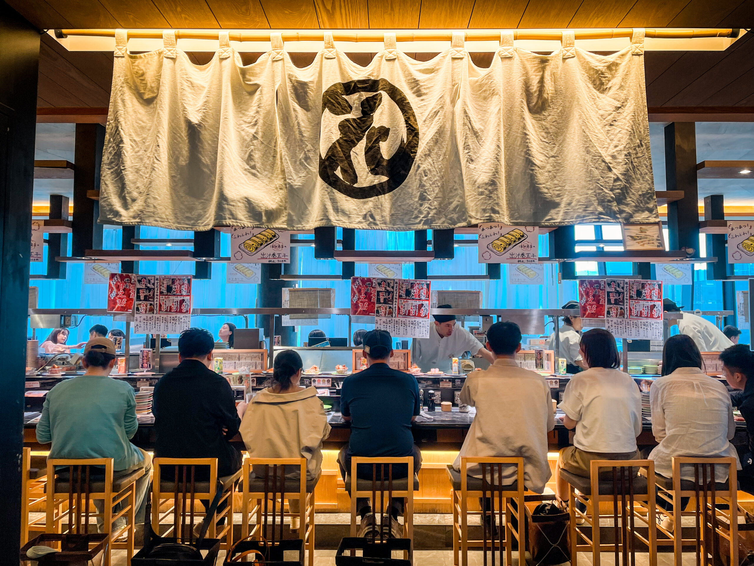 網站近期文章：【銀座壽司推薦】根室花丸銀座店｜東京人氣迴轉壽司、來自北海道的鮮味享受